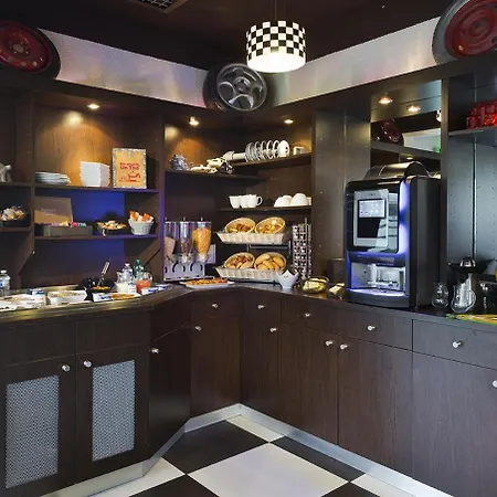Otel Enzo 2*